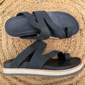 Merrell Women’s Sz 6 Black Slip On Platform Sandals- Black
